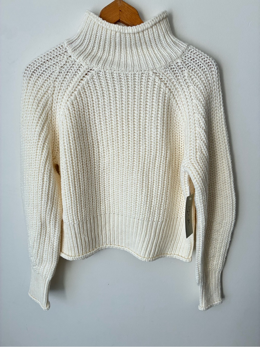 Rollneck Sweater Women’s Medium Cream Chunky Knit Turtleneck NWT